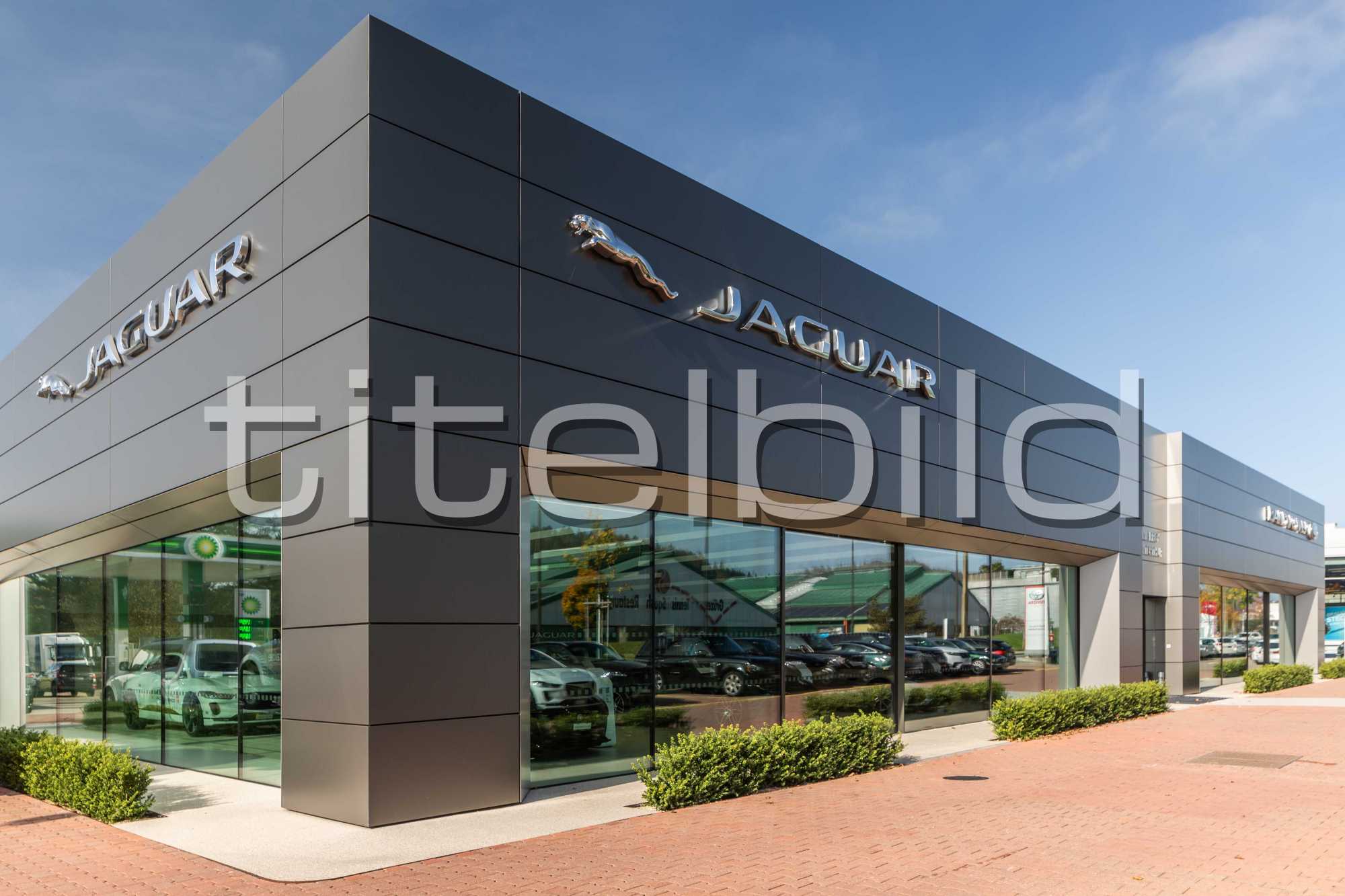 Projektbild-Nr. 0: Emil Frey Grüze-Garage, Jaguar Land Rover Show-Raum