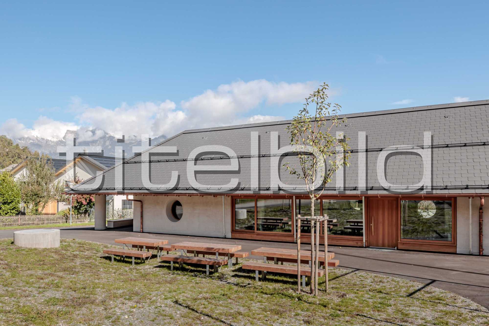 Projektbild-Nr. 2: Neubau Kindergarten mit Einstellhalle und Sportplatz