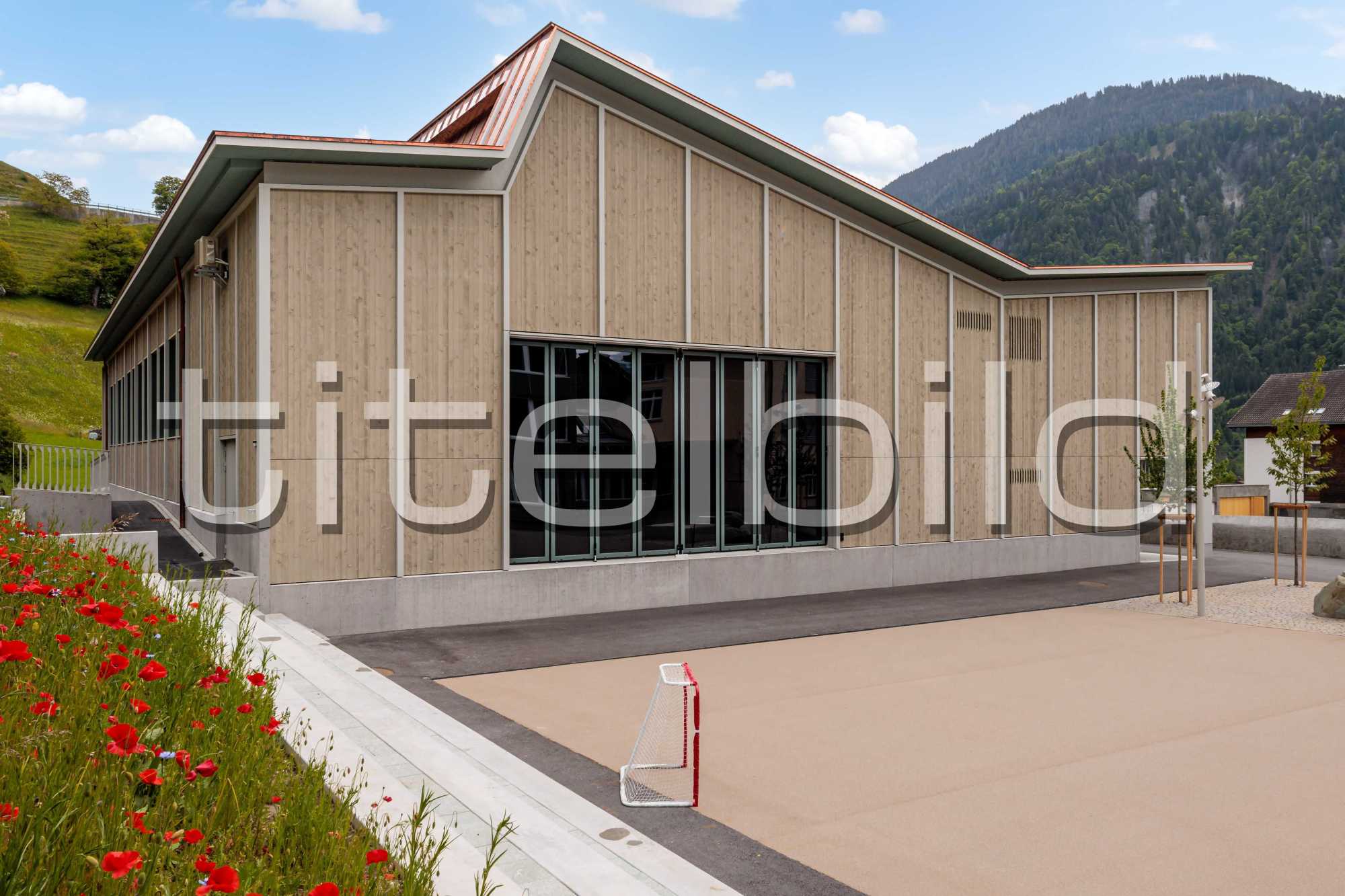 Projektbild-Nr. 2: Mehrzweckhalle der Gemeinde Grüsch