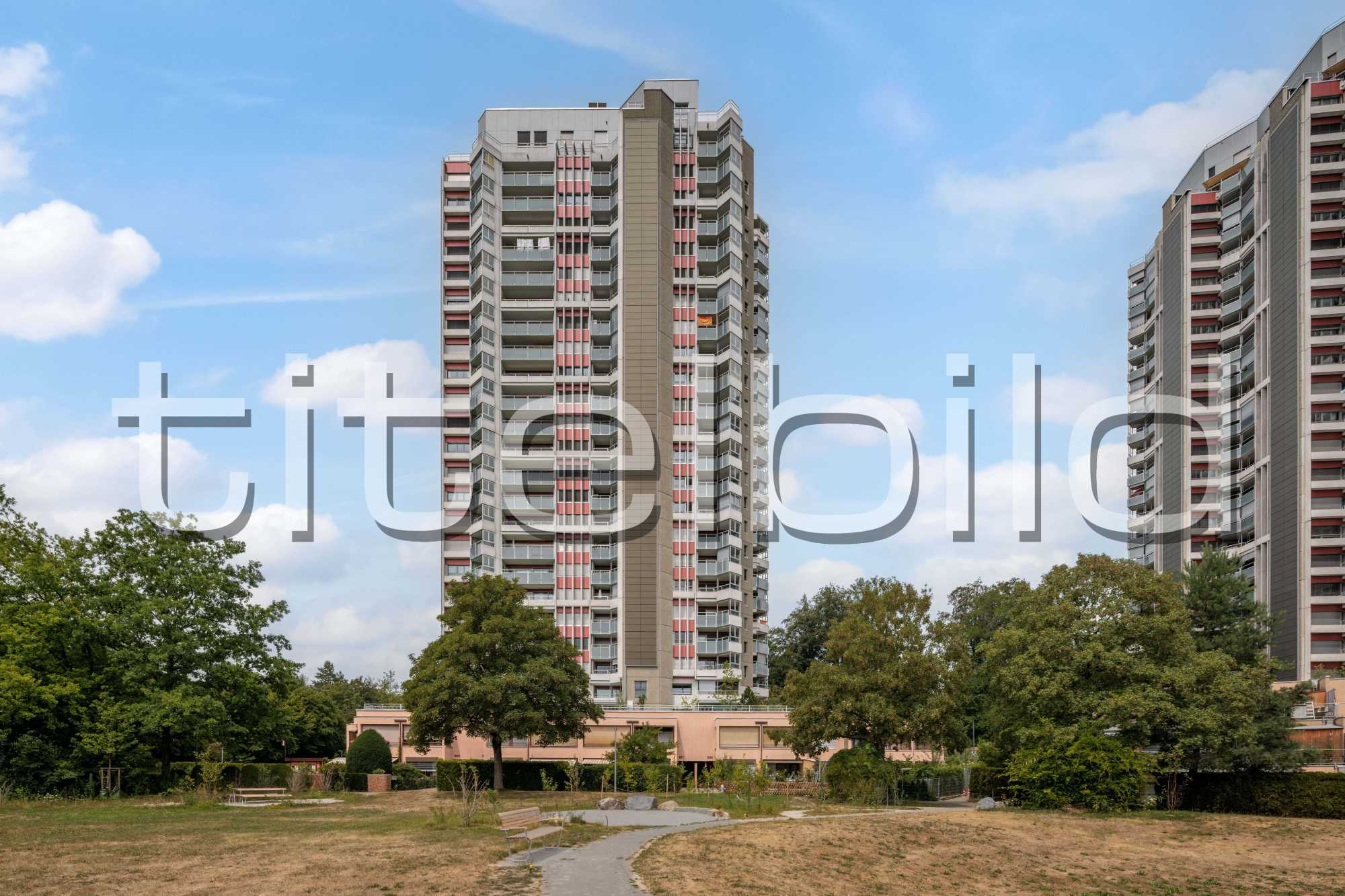 Projektbild-Nr. 1: Gesamtsanierung Holenackerstrasse 85